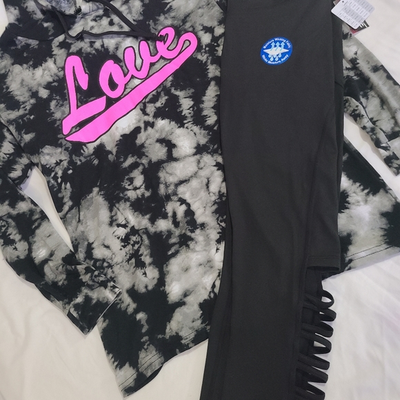 Women's Small 2 Piece Athletic Bundle - Picture 3 of 10